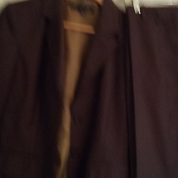 Suit - Picture 4 of 4